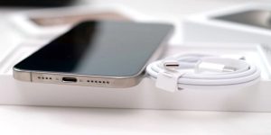 Cổng USB-C trên iPhone 15/16: Đột Phá Công Nghệ và Tương Lai Kết Nối